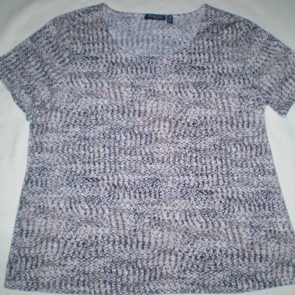 SIZE: 1X~SHORT SLEEVE MULTI-PRINT TUNIC TOP~LIKE NEW CONDITION